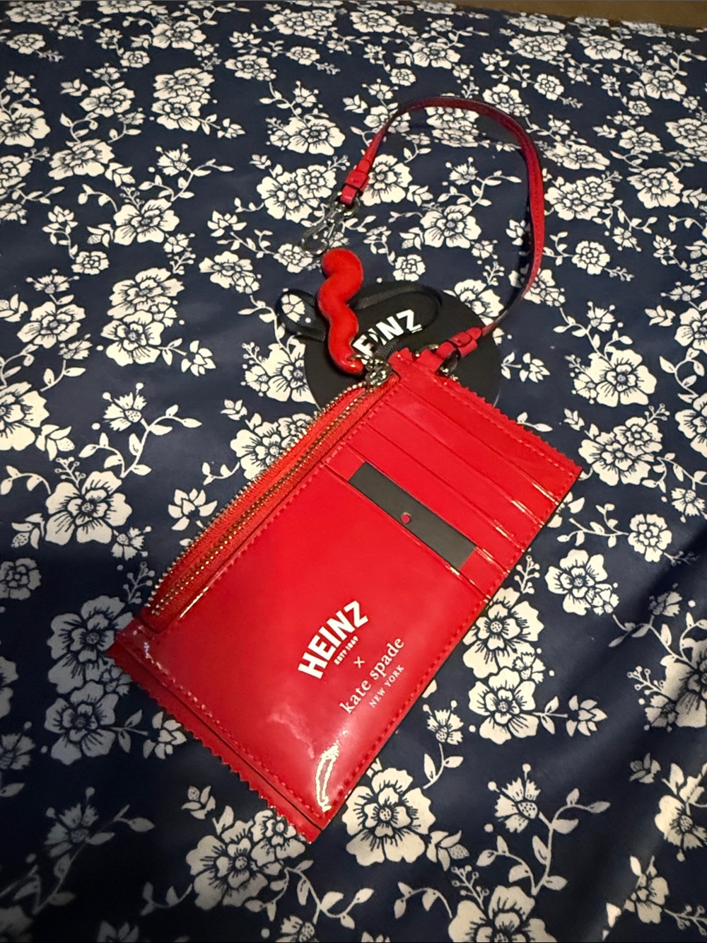 kate spade Red Heinz Tomato Ketchup Crossbody Pouch - Picture 3 of 3